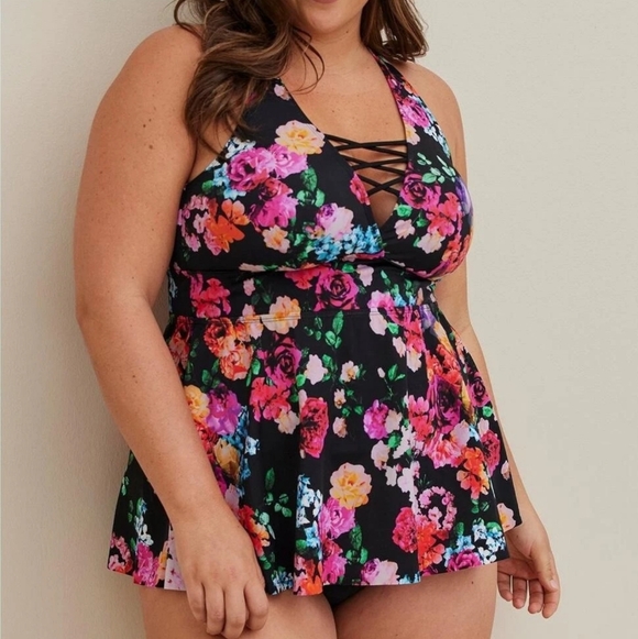 Torrid 3 3X 22/24 Swimsuit Top Tankini Pink Black Floral XO Triangle Strappy - Picture 2 of 9
